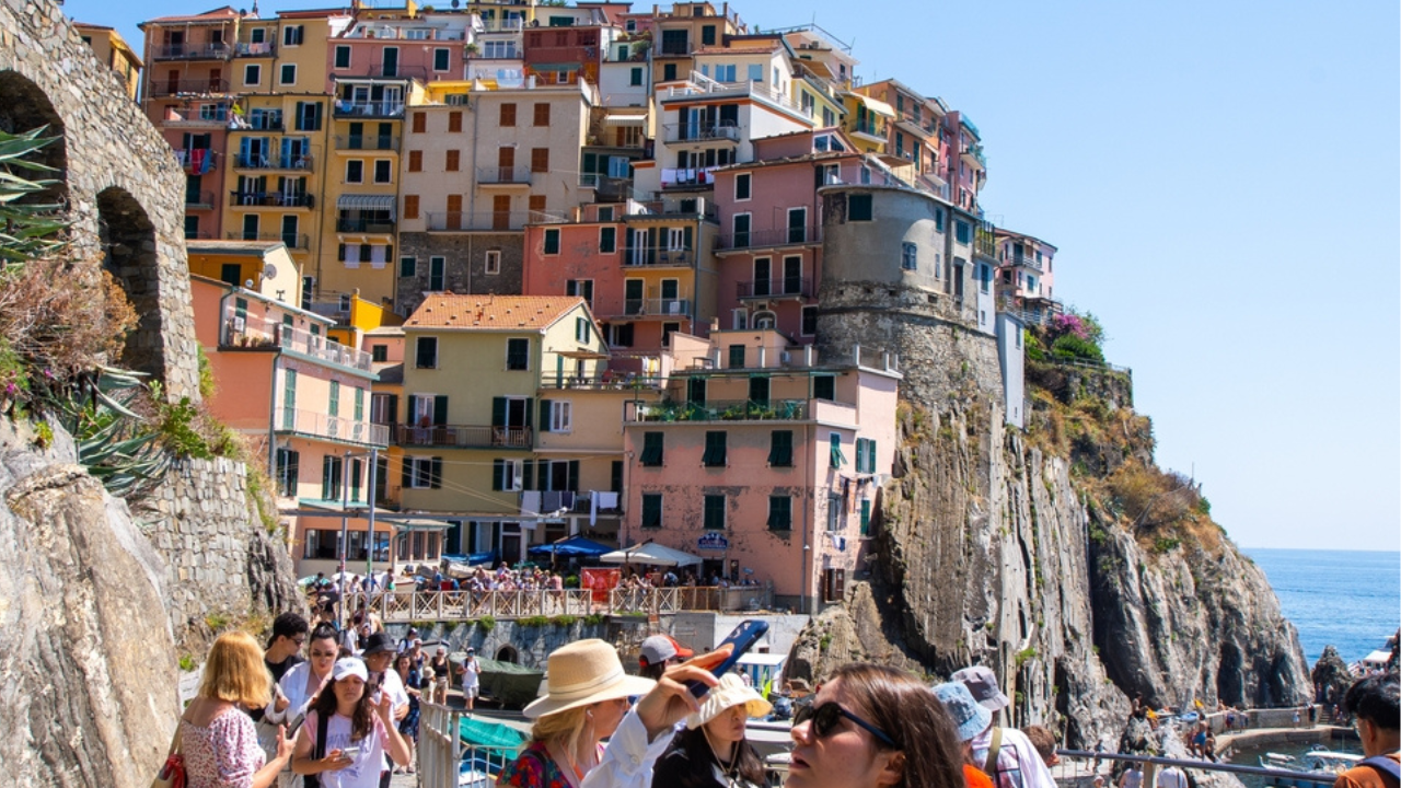 2. Cinque Terre (Liguria)