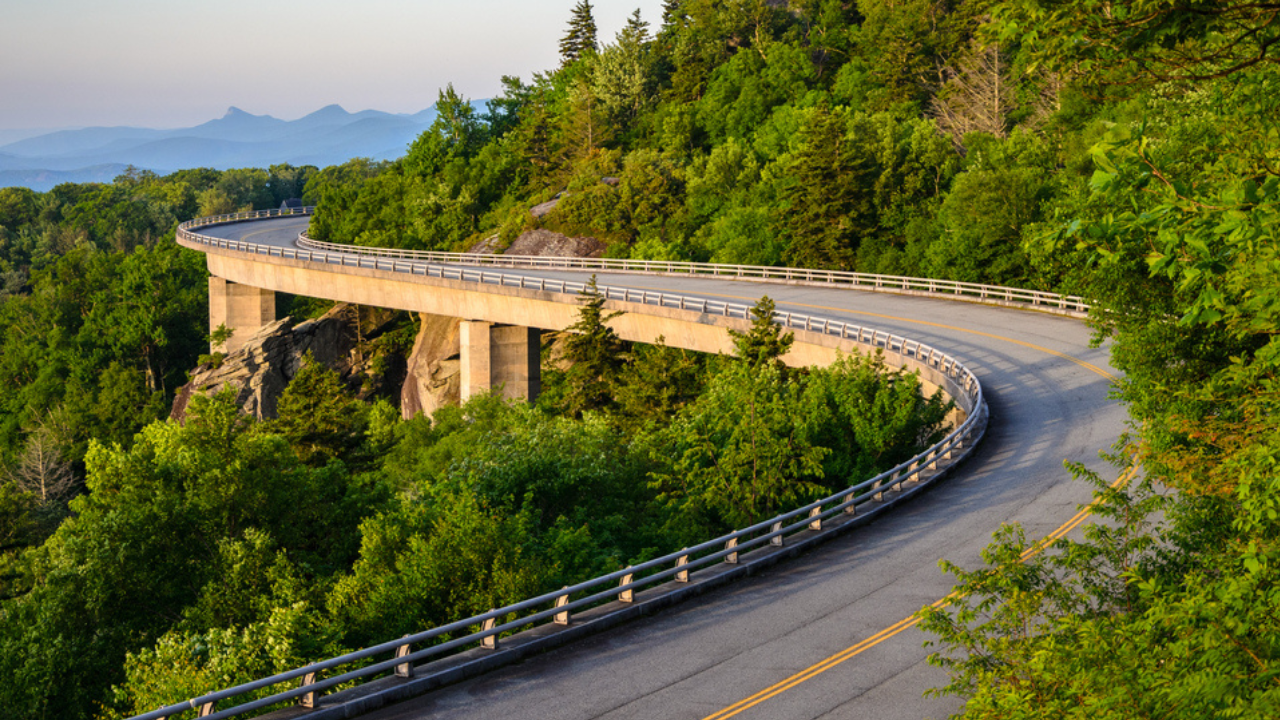 2. Blue Ridge Parkway (Virginia to North Carolina)