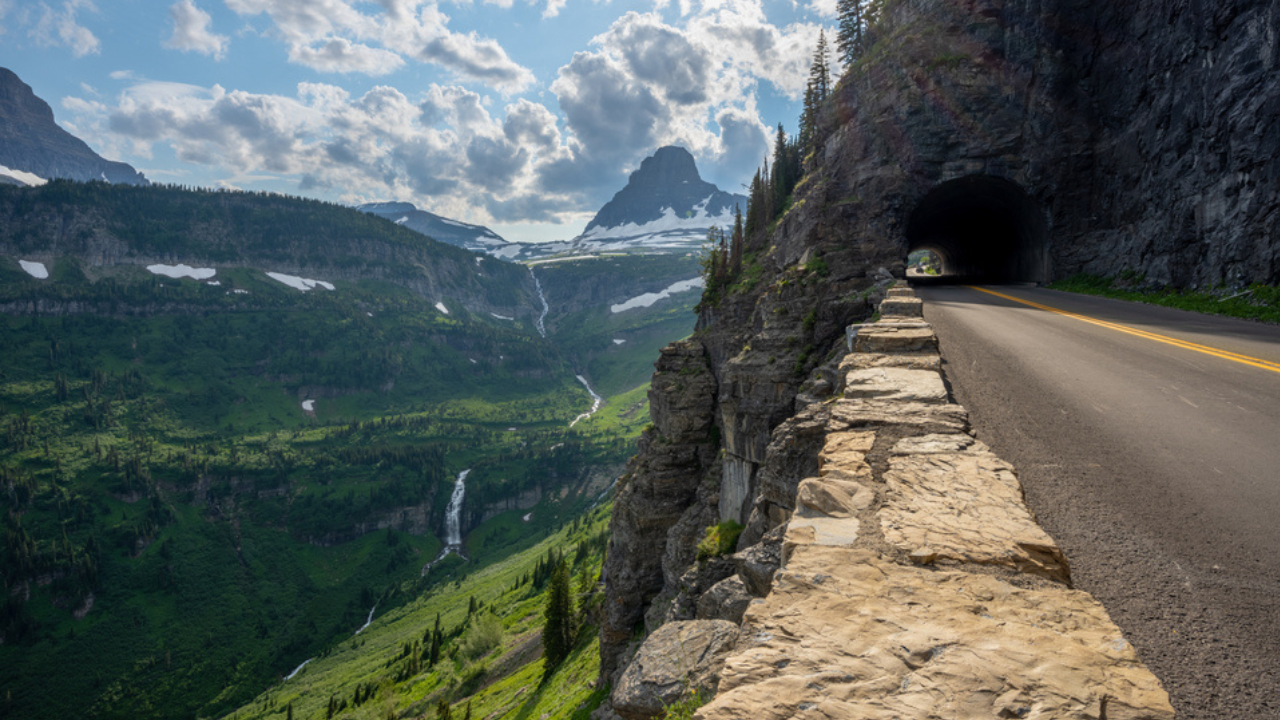 4. Going-to-the-Sun Road (Montana)