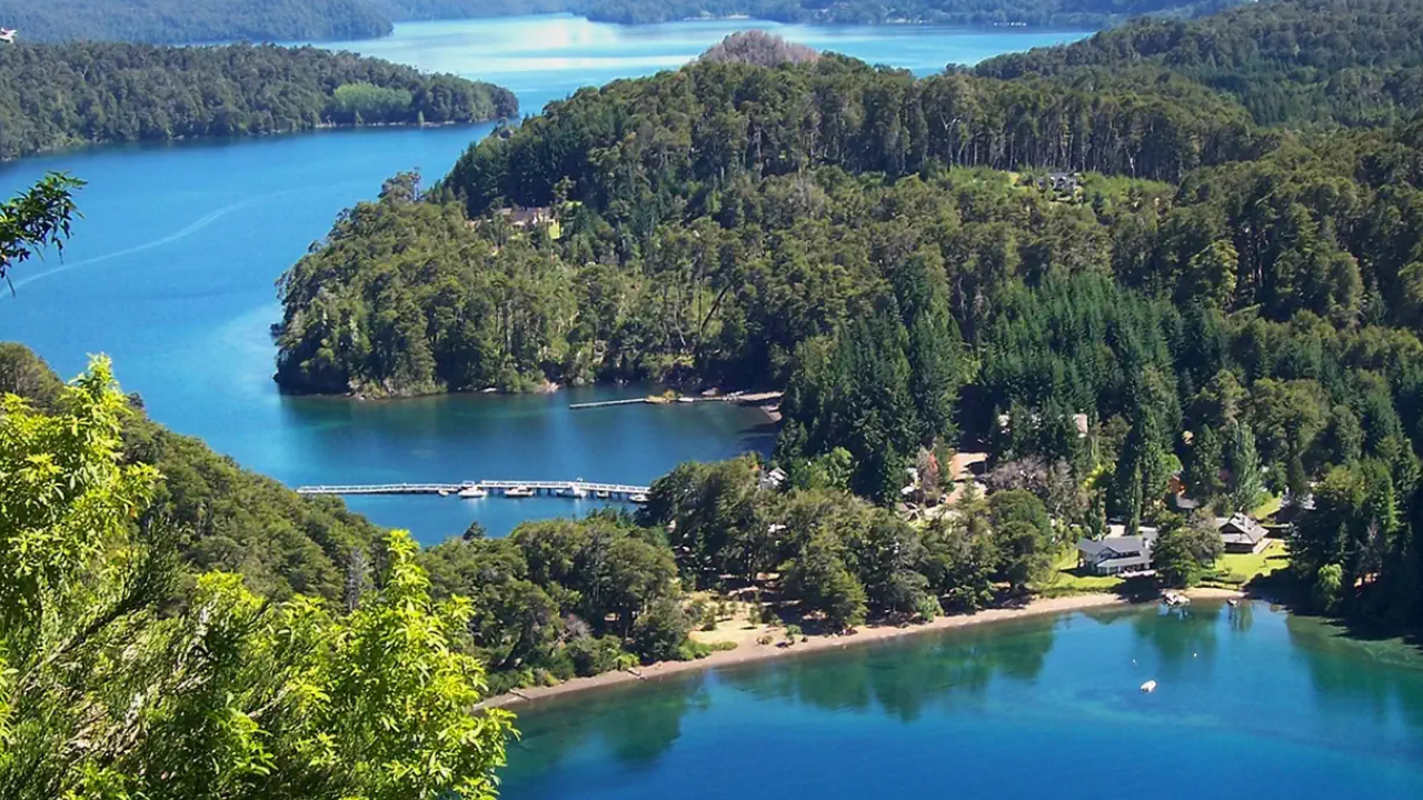 20. Villa La Angostura