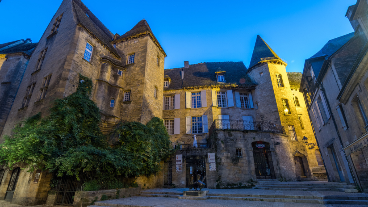 6. Sarlat-la-Canéda