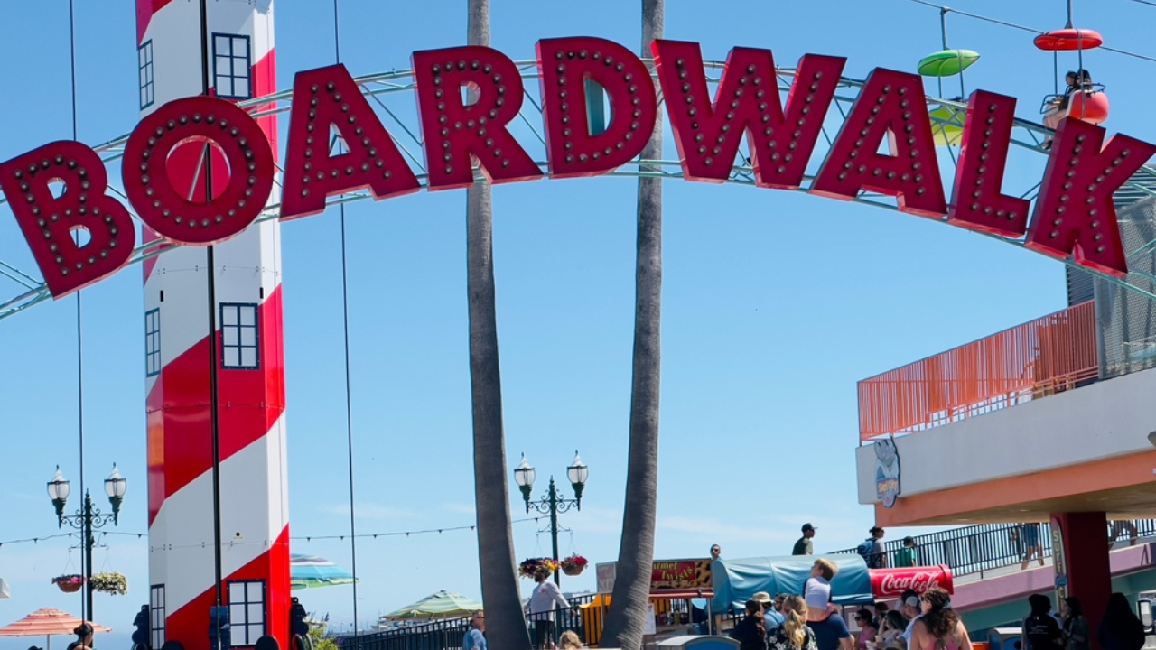 5. Santa Cruz Beach Boardwalk, California