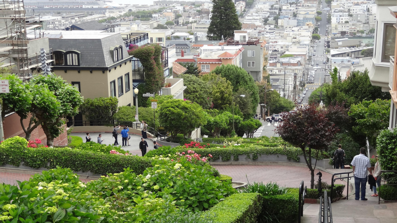 6. Lombard Street, San Francisco (USA)